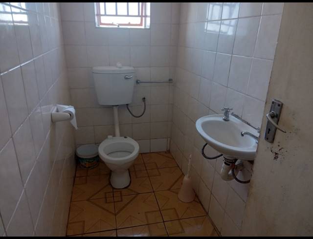 2 BEDROOM HOUSE FOR SALE IN TSAKANE